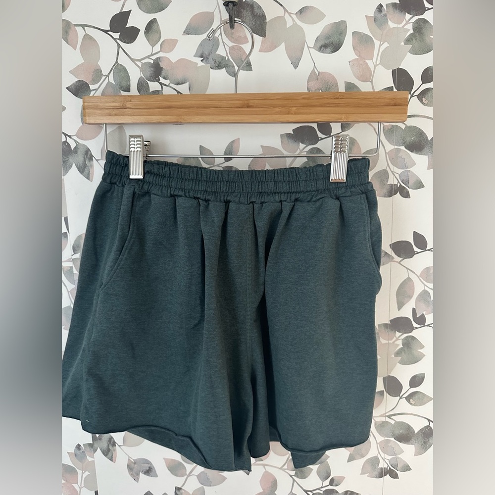 Vuori: Women’s Boyfriend Shorts